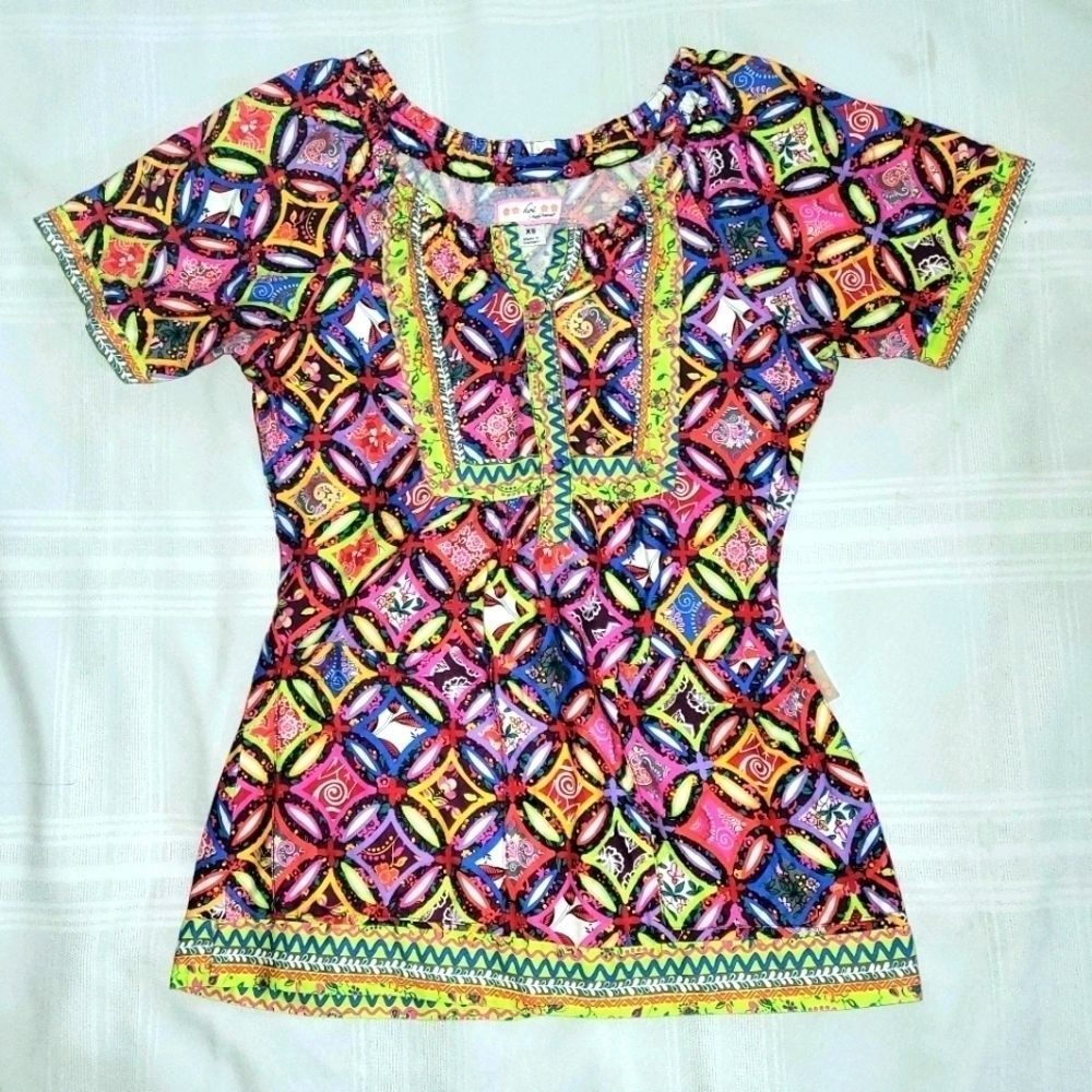 Koi Scrub Top with Colorful Pattern size Xsmall